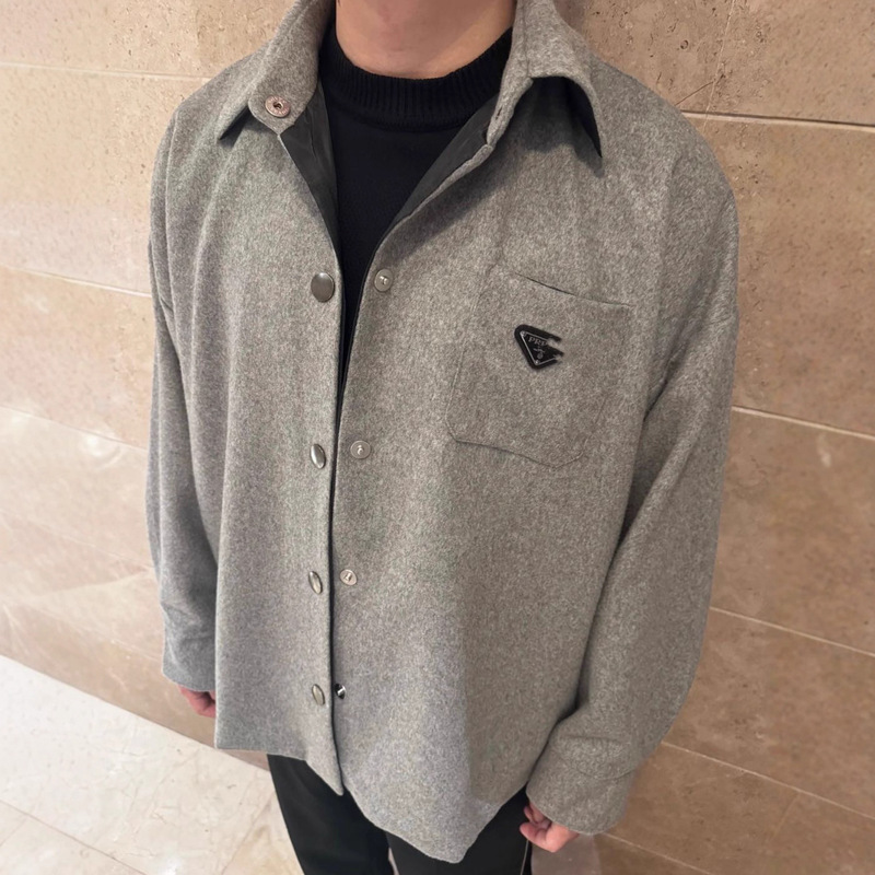 Original Version of the Designer Brand Cashmere Triangle Iron Label Gray Shirt Jacket for Men and Women