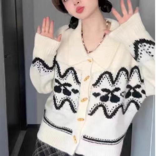 Lace knitting sweater women's cream-colored lapel soft and gentle lazy chic design for petite figures