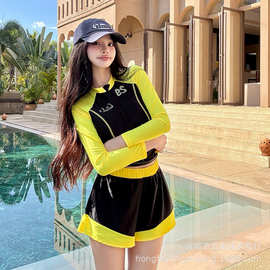 2026新款分体三件套长袖泳衣女聚拢保守聚拢防晒撞色潜水服度假