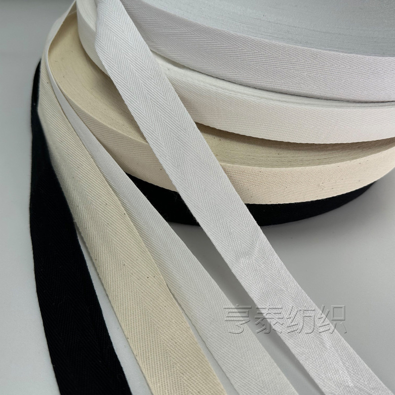 Fine Sand Pattern Mother and Baby Clothing with Straps on the Back Collar, Webbing Piping and Drawstrings, 32-Count Dense Pattern Hemming Herringbone Straps