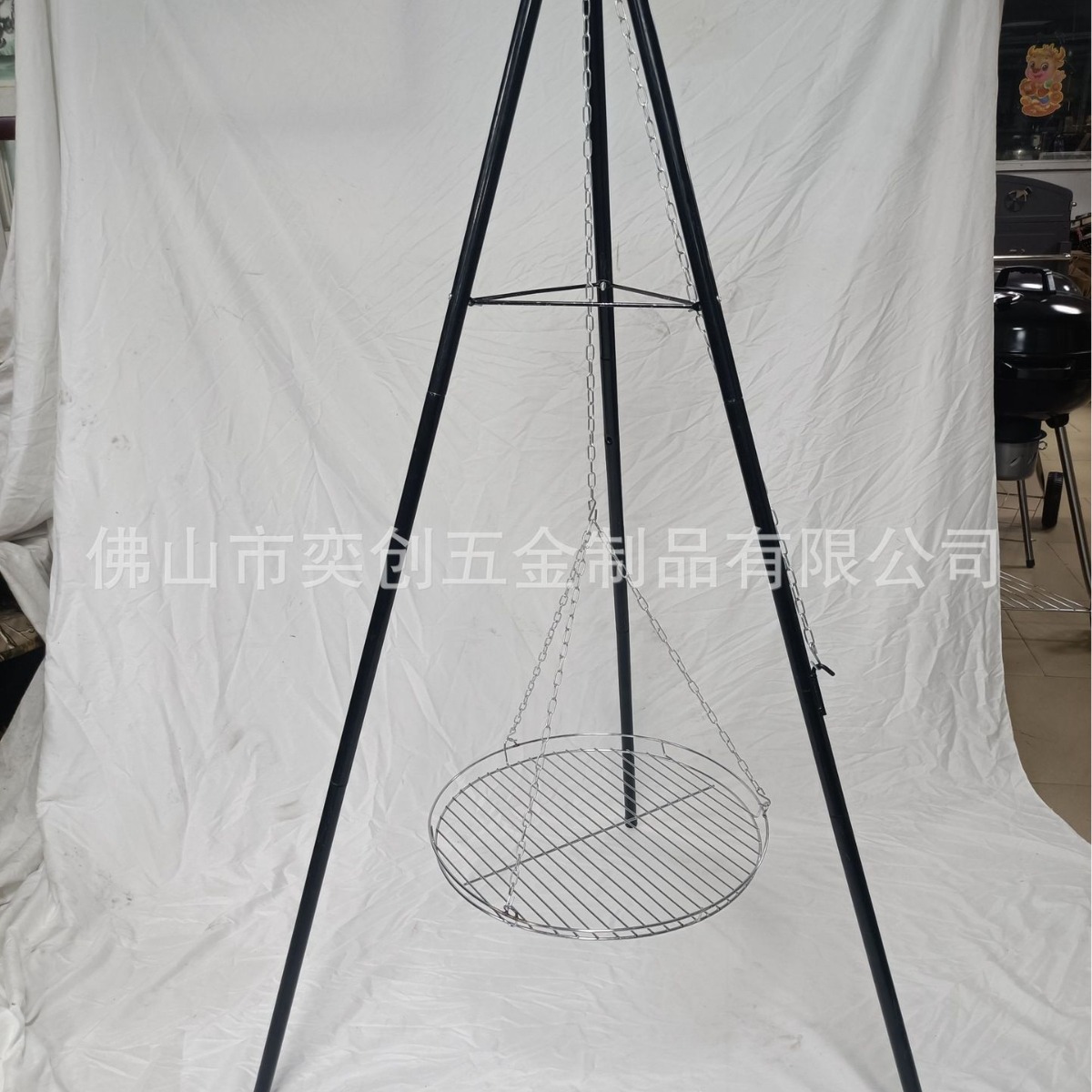 跨境专供户外野炊露营21寸吊链炉花园烧柴烧炭暖炉户外烧烤炉