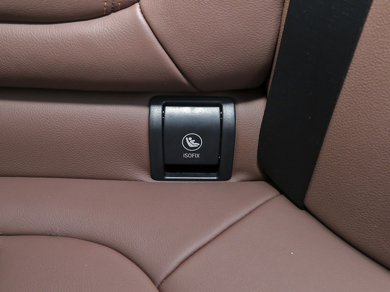 Suitable for Bmw's New X5/G05 X7/G07 Rear Safety Seat Buckle Cover Bmw Kids Seat Cover