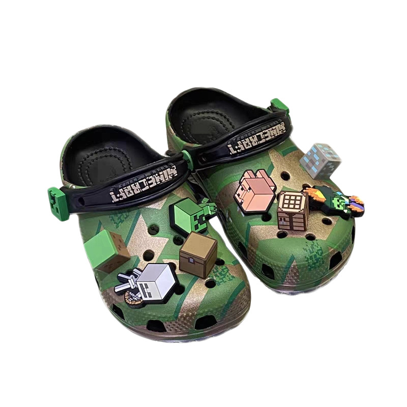 Croos Co-branding Cartoon Steely Auto Kids Hole Zapatos de verano para niños y niñas con zapatillas frías antideslizantes