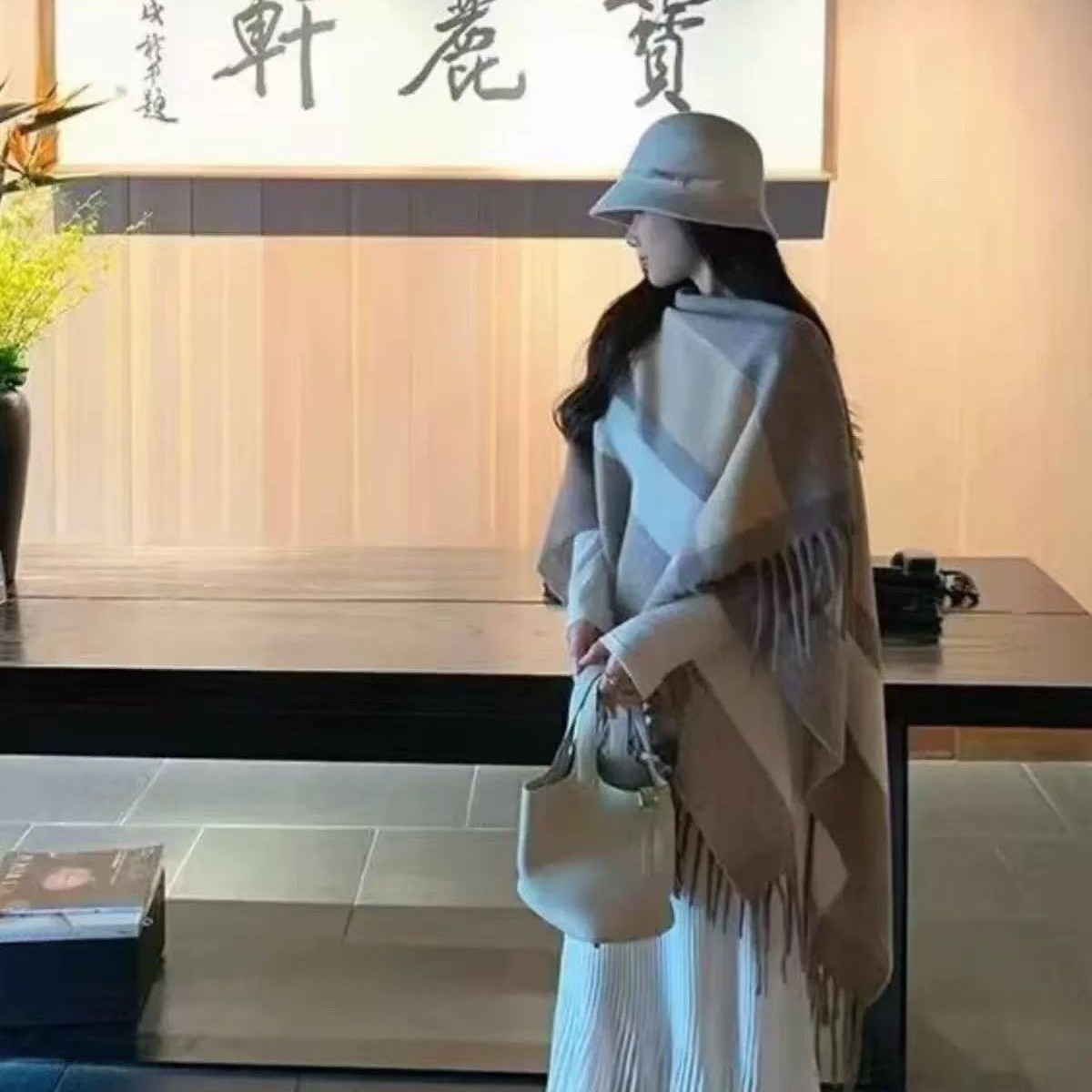 2025 nuevo tipo de sala de aire acondicionado mantel de mujer con primavera y otoño de alta calidad Yunnan turismo con lana de punto capa