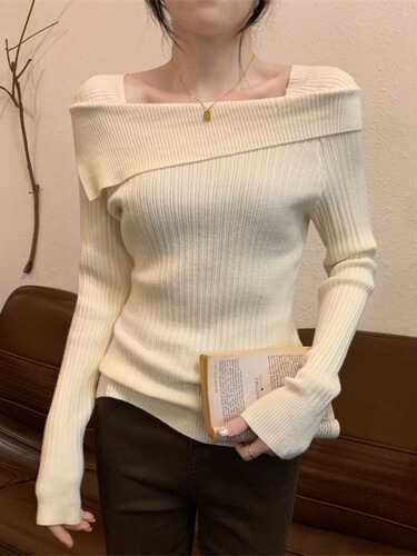 One-shoulder knitted base shirt for women, suitable for spring, autumn, and winter, with irregular innerwear, French-style high-waist, normal shoulder, collarbone-length sleeve top