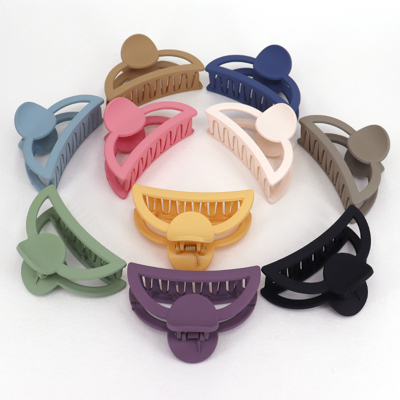 Pinza de pelo de resina de color crema hembra temperamento retro Cabeza trasera horquilla clip de tiburón coreano horquilla de todo fósforo