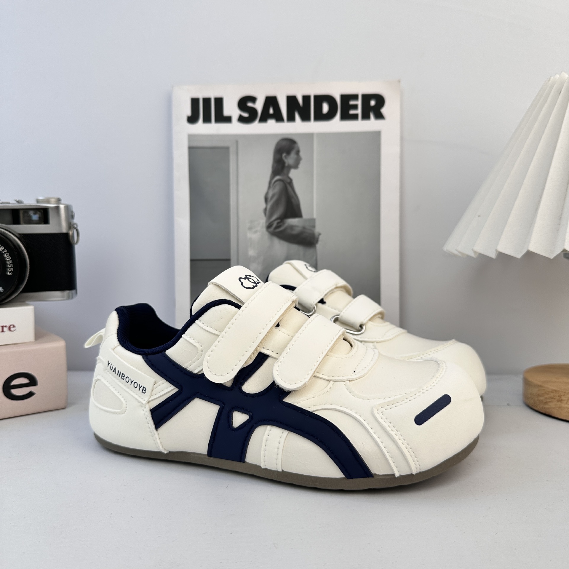 Zapatos blancos de fondo grueso para mujeres 2025 nuevos zapatos casuales de mujer de otoño, zapatos casuales de skate, zapatos casuales universales