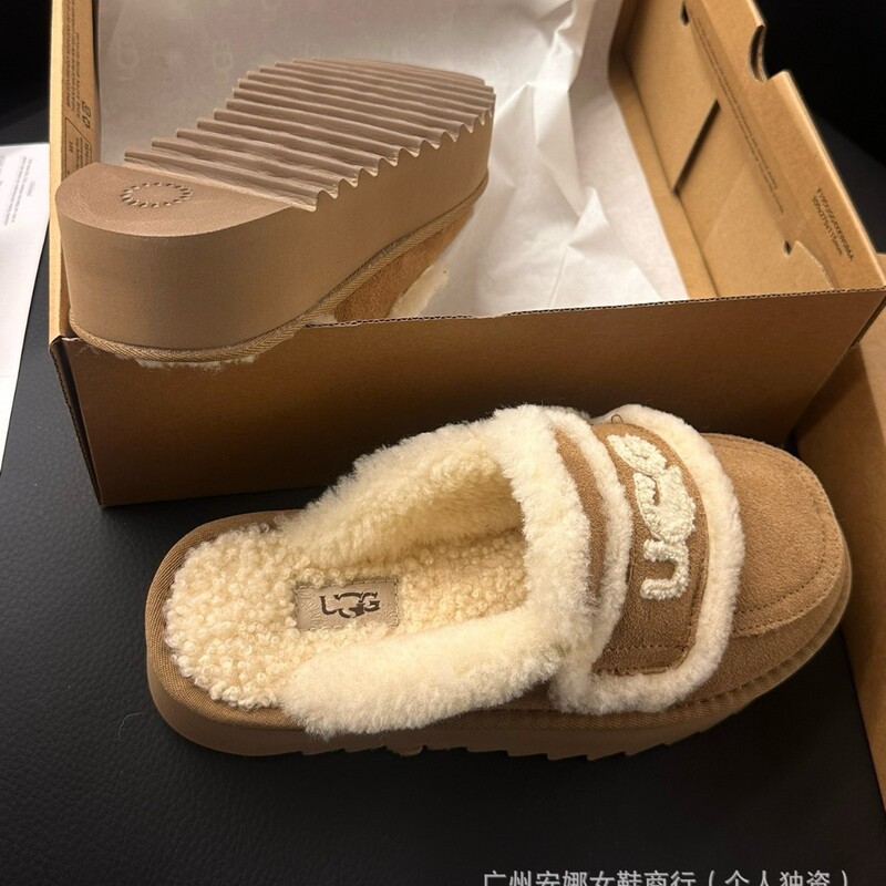 High-End U-Brand Snow Boots for Women, Outdoor Furry Slippers, Warm Birkenstock-Style Shoes, Thickened with Embroidery, Closed-Toe Half Slippers for Women