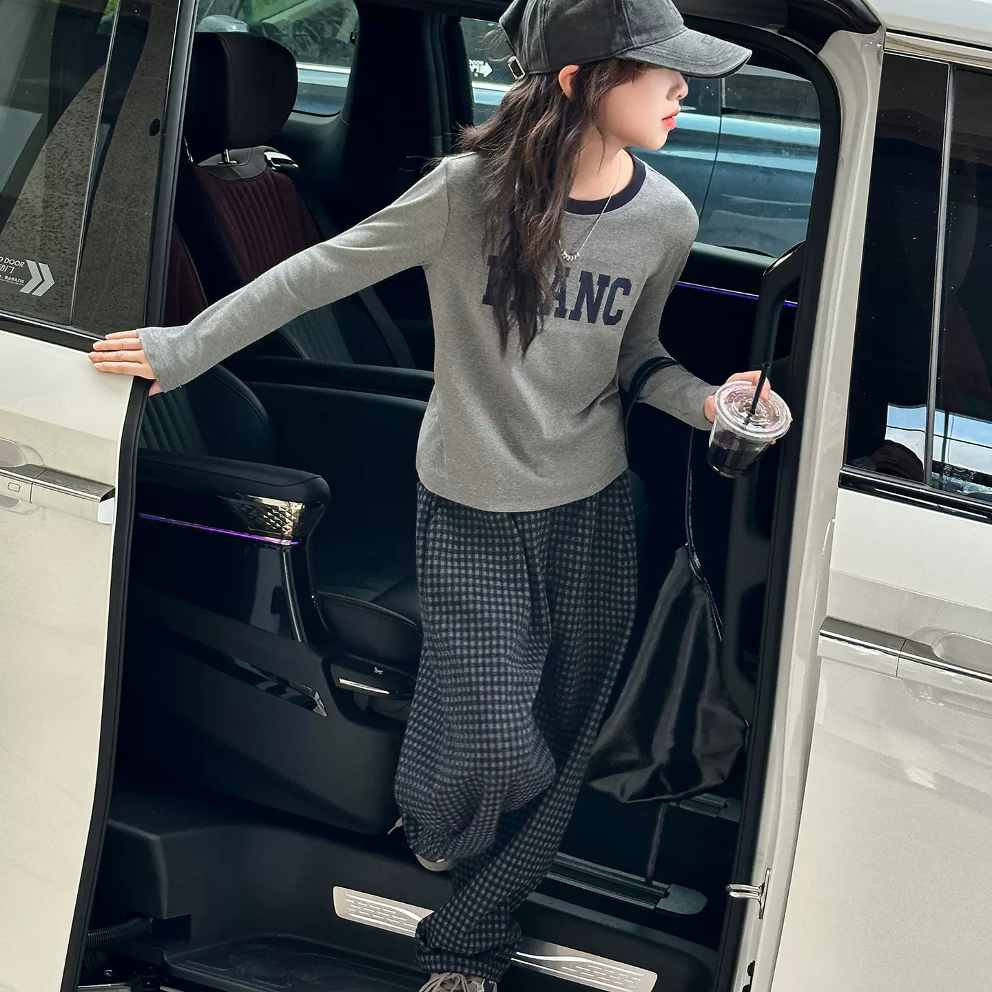 女童套装秋季2025新款大儿童装洋气休闲运动字母T恤格子裤两件套7
