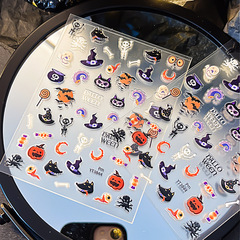 ハロウィーンシリーズのネイルシールが洗練されています。
