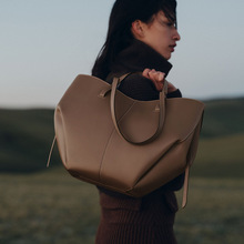 ����POEIVEС�����ذ�����μ�������r��Ů��Ҹ��ͨ��2026�¿�