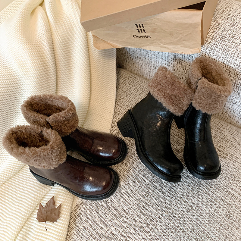 Boot nữ mũi tròn cổ ngắn lót lông giữ ấm gót cao — màu đen