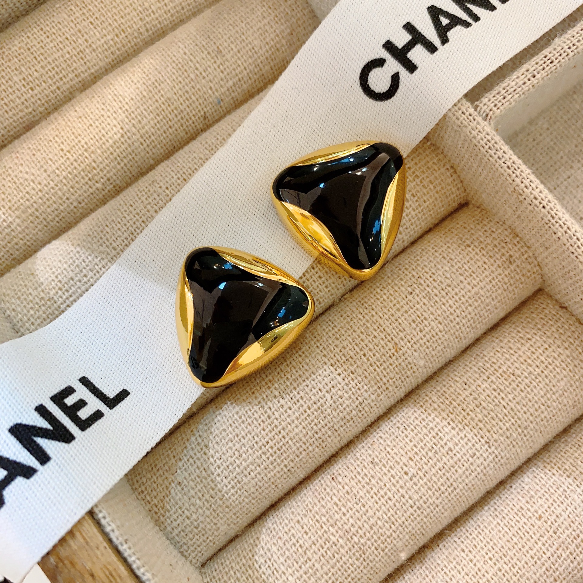 1 Pair Vintage Style Triangle Round Plating Alloy Ear Studs display picture 2