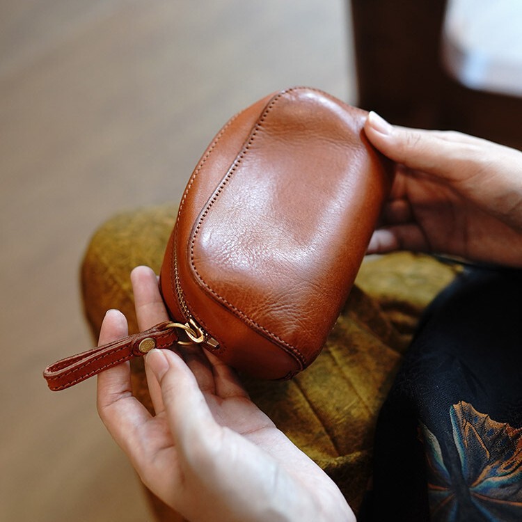 2025 Retro Soft Leather Texture Portable Makeup Storage Bag Zipper Coin Purse Women's Cross-Border Short Style