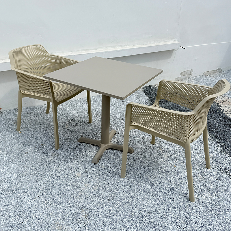 Mesa y silla de patio al aire libre combinación de balcón al aire libre zona de ocio jardín tienda de té de leche de plástico exterior impermeable y protector solar