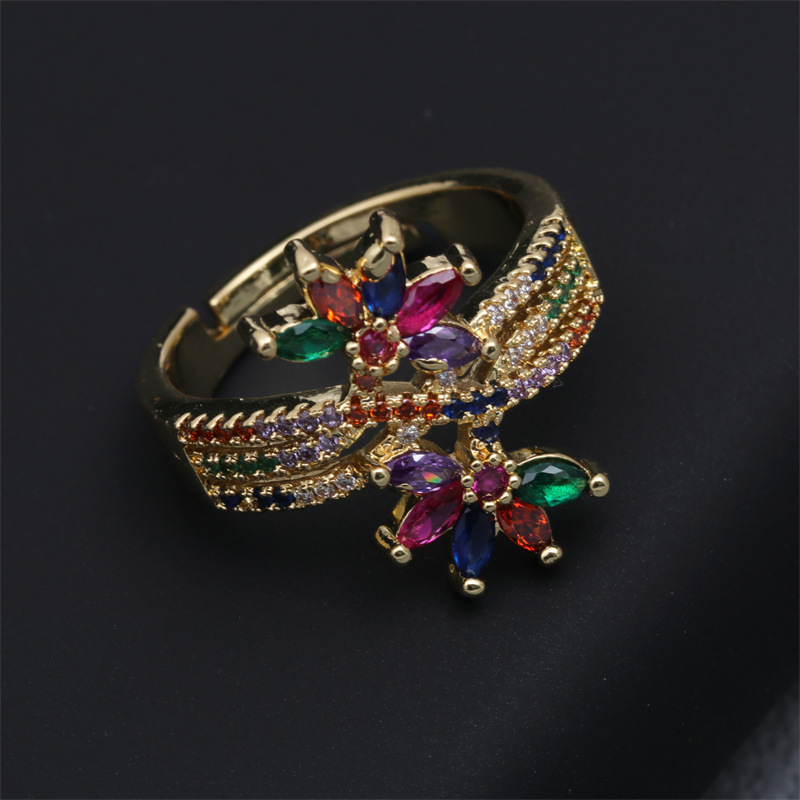 Micro incrusté de zircon en forme de fleur Anneau en cuivre ouvert réglable pour fem