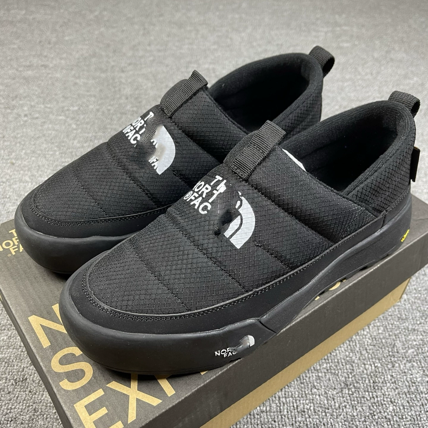 Purely Original Beijia Comfortable Non-Slip Waterproof Slip-On Warm Loafers for Men and Women, Suitable for Outdoor Sports, Lifestyle, and Casual Trendy Shoes