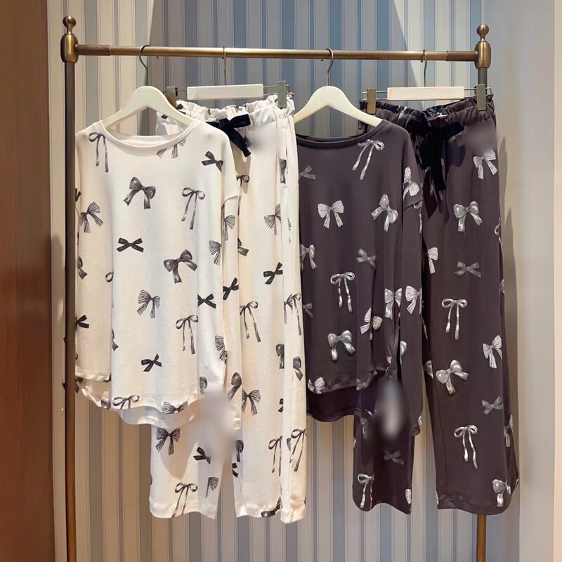 Unbranded pajamas made of soft ice cream cotton with printed patterns, featuring a soft round neck, butterfly long sleeves, and long pants, women's loungewear