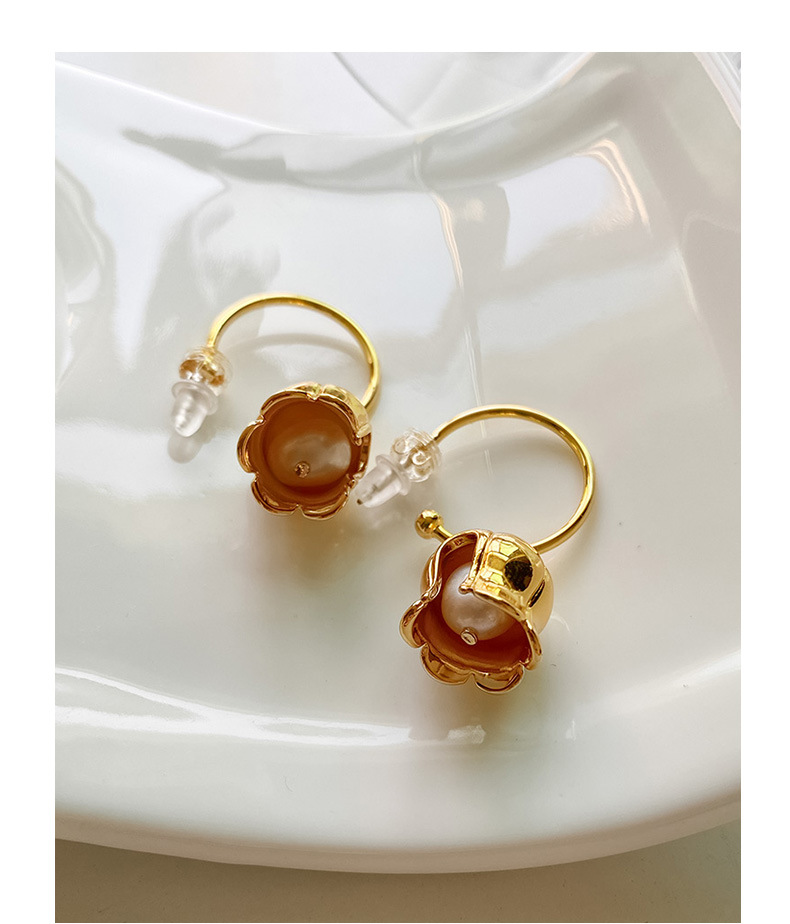 Flower Pattern Women'S Gender Plating Design Simple Style Style Simple Style Flower Pearl Copper Plating Drop Earrings 1 Pair