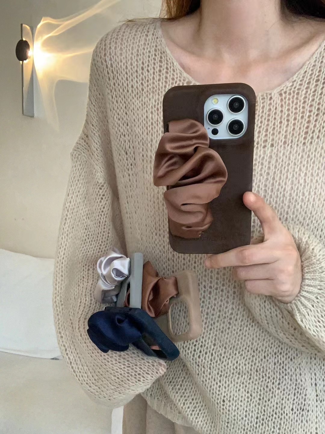 Pulsera simple de bufanda de cuero de color sólido para iphone14 Apple 16PROAX funda para teléfono móvil 15P mujer 13 nuevo