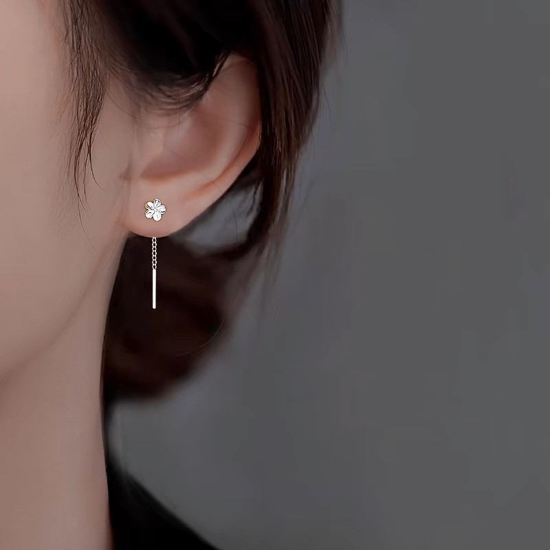 S925 plata esterlina Gardenia auriculares femeninos auriculares 2024 nuevos aretes de agujeros de orejas de fluido explosivo