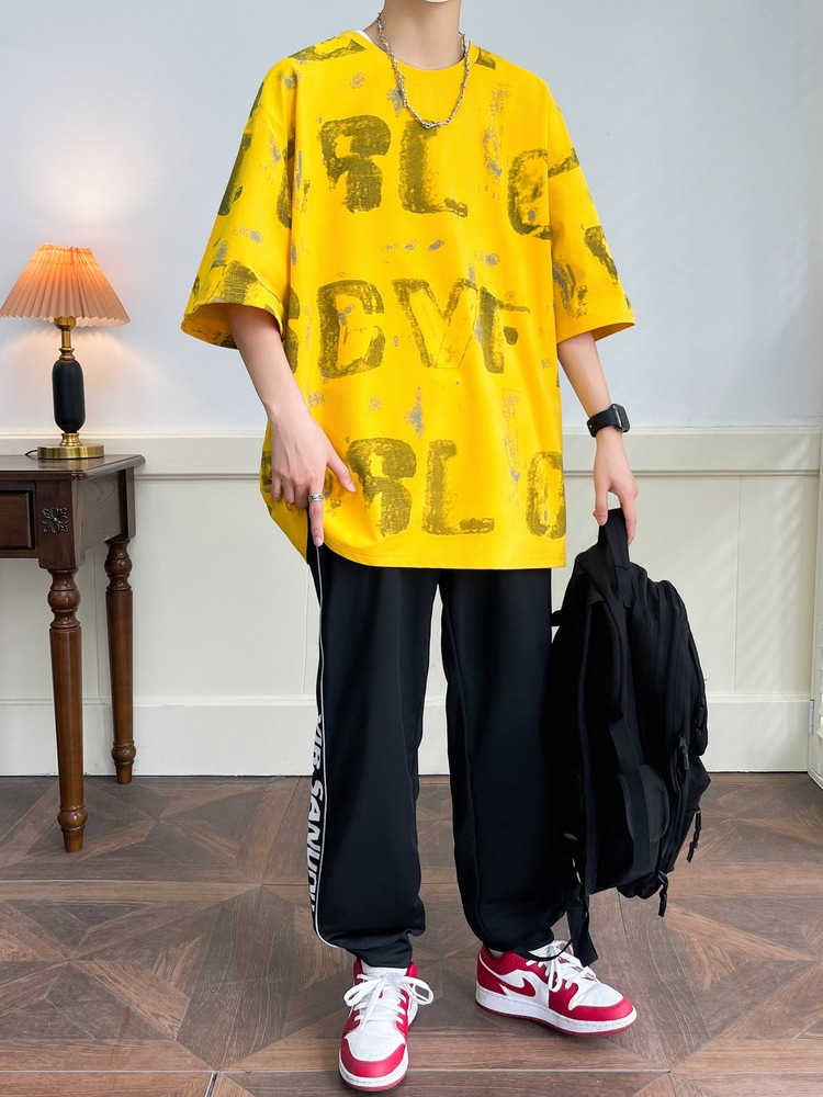 Set de verano de manga corta para hombres de moda de media manga suelta de moda impresa completa camiseta pantalones de dos piezas de moda universal