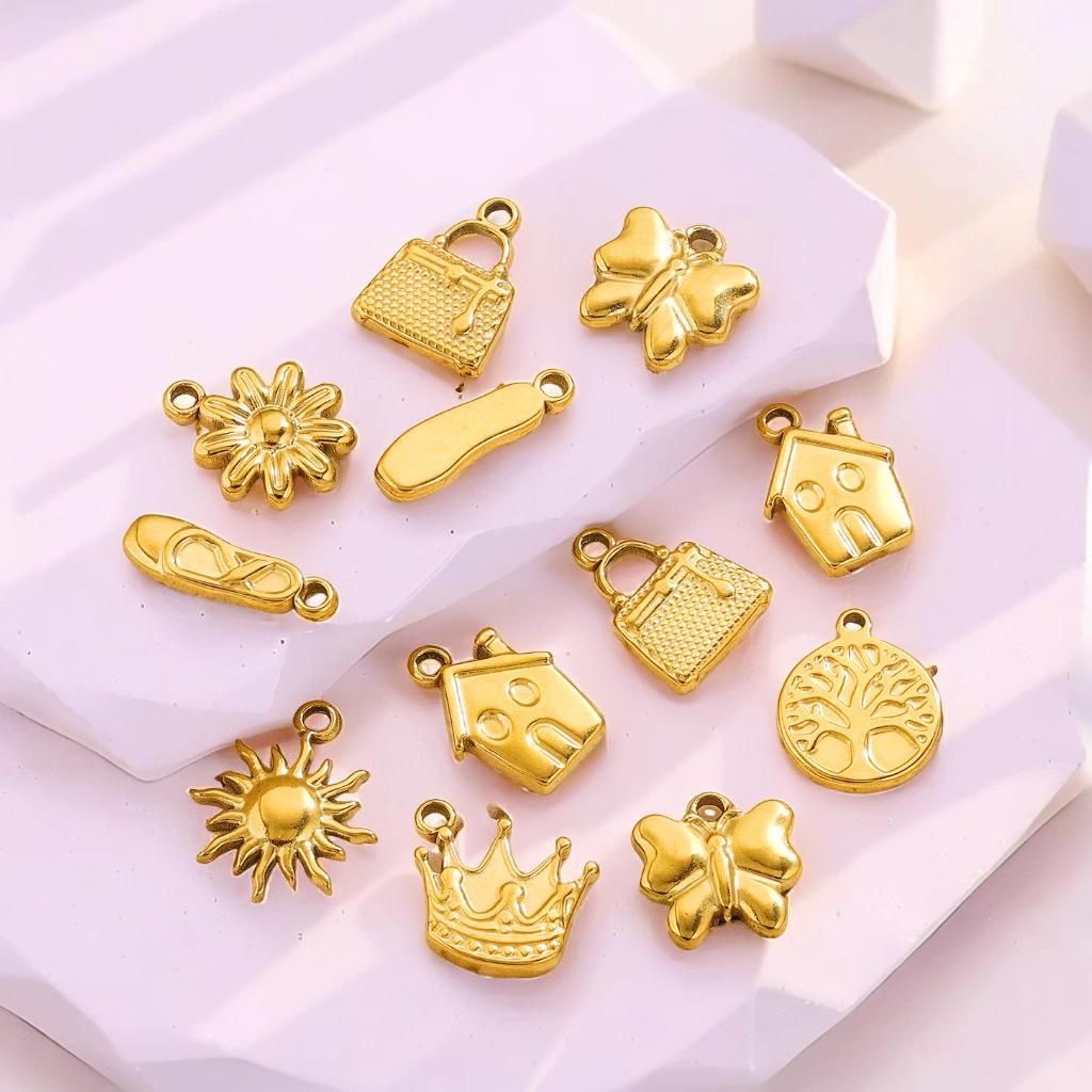 Crown, Flower Pattern 10 PCS/Package 304 Stainless Steel Crown Flower Pendant Charms