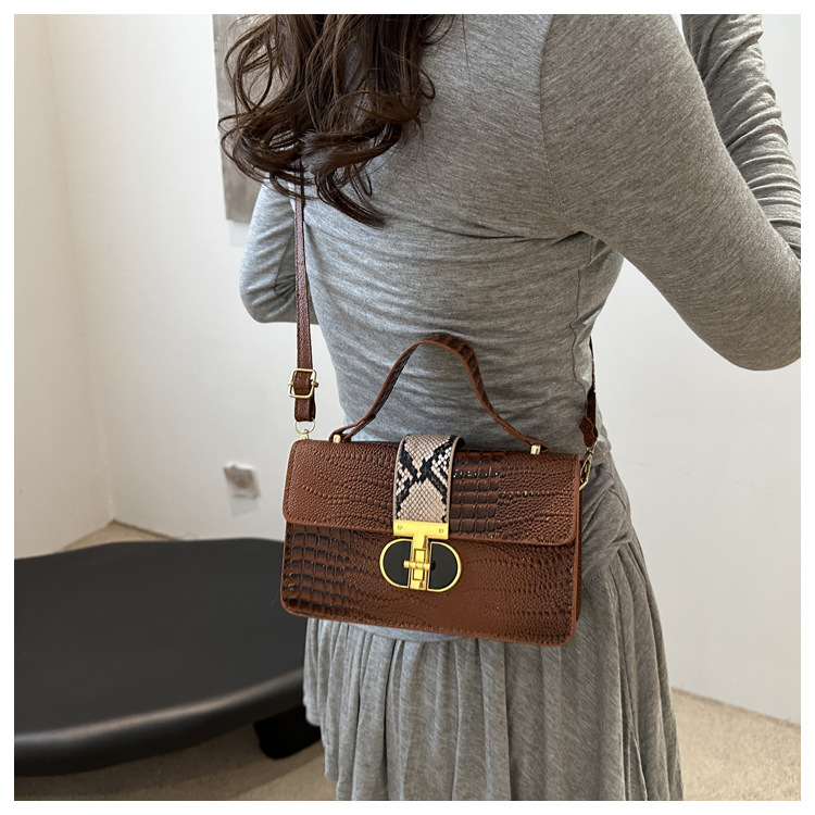 Korean casual fashion handbag 2024 new simple crocodile pattern single shoulder crossbody small square bag_voghion.com