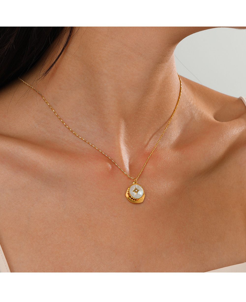 Fashion Geometric Stainless Steel Titanium Steel Plating Rhinestones Pendant Necklace 1 Piece