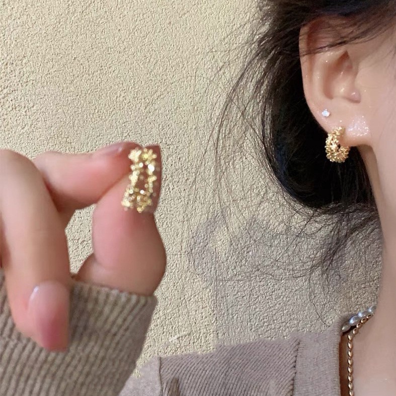 Pendientes de metal de alta gama, diseño minimalista y moderno, para mujer 2024, suministro al por mayor