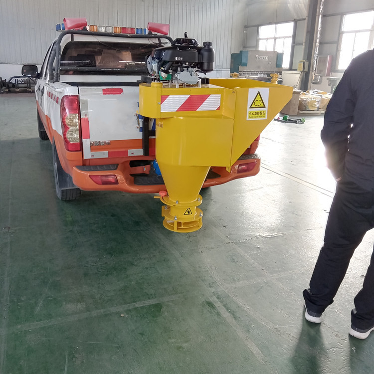 小型融雪撒布机2-15米撒布宽度可调节 离心皮卡车挂式融雪撒盐机