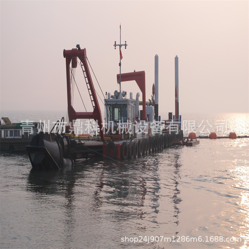 内河挖泥船 河道挖泥船 湖泊挖泥船 挖泥船厂青州清淤船 清淤设备