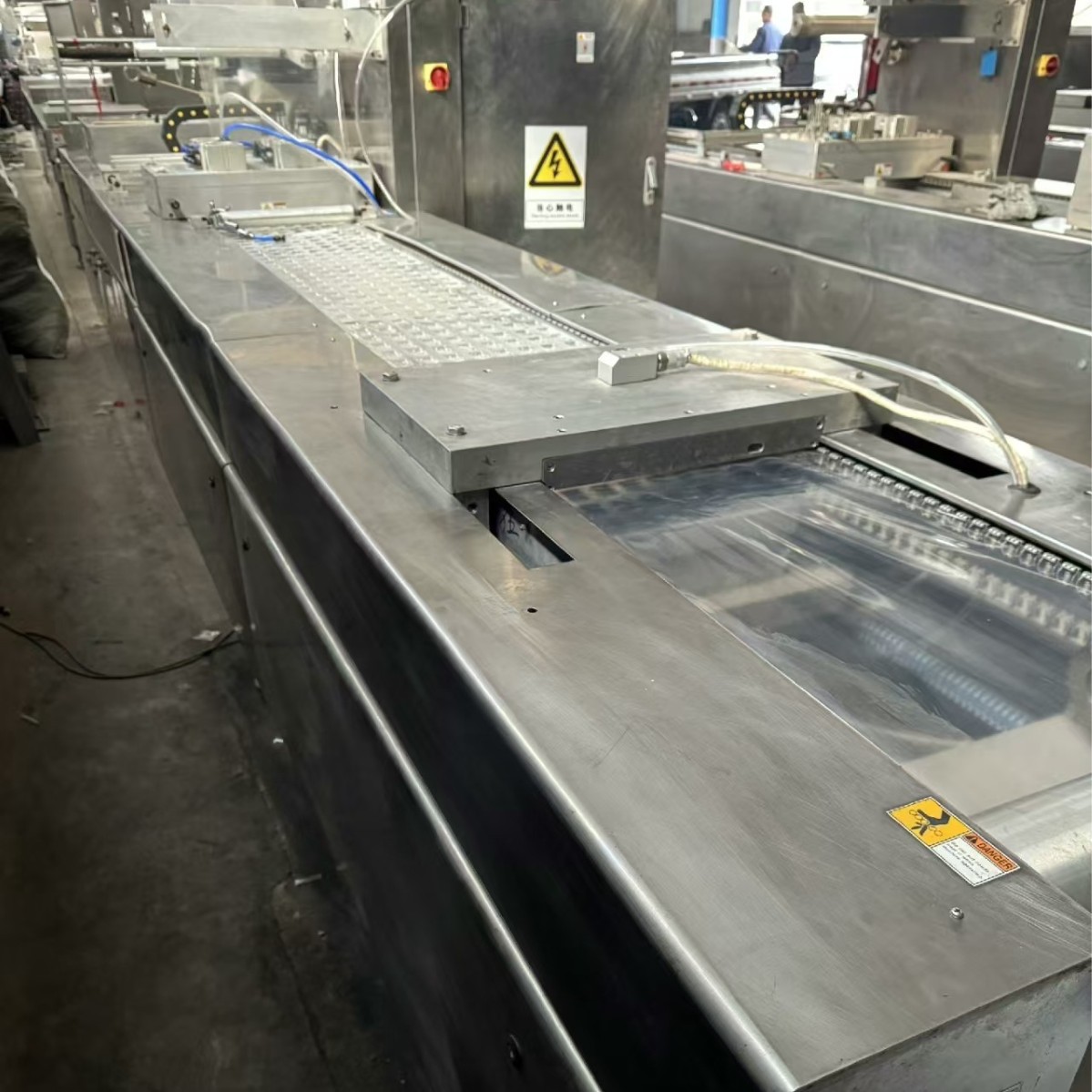 蒜蓉肠真空封口机 亲亲肠二手拉伸膜真空包装机鱿鱼仔连续真空机