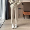 M beige