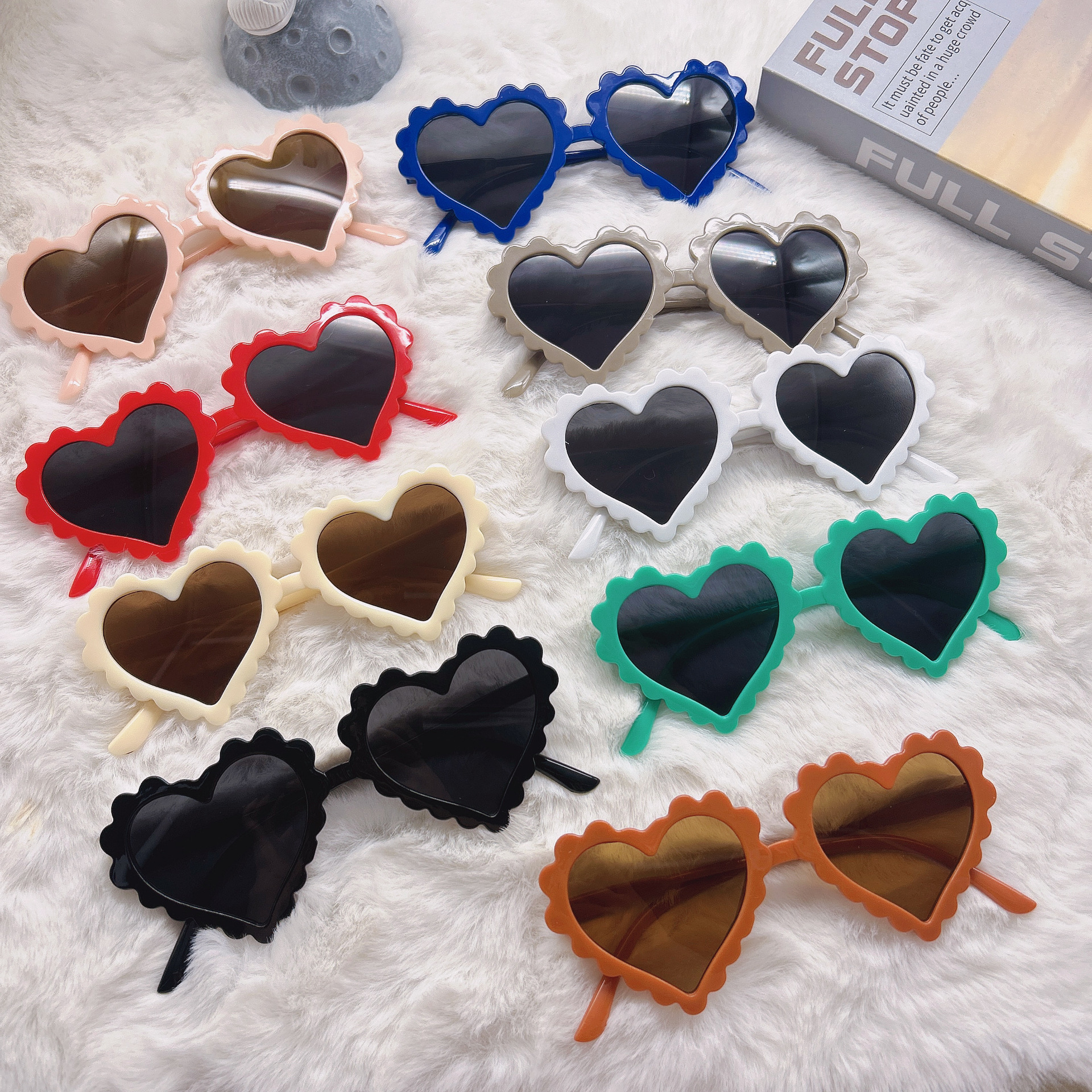 Gafas de sol infantiles con forma de corazón para niños y niñas, gafas de sol con protección UV, gafas infantiles con forma de corazón para niñas, gafas para niños pequeños