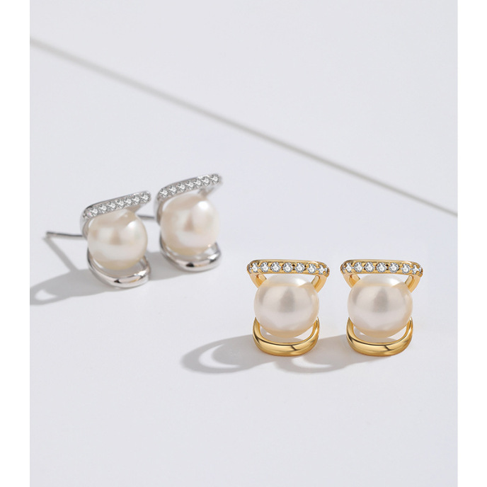 Pendientes de perlas de agua dulce de plata de ley S925 Pendientes de verano femenino Diseño de lujo ligero Pendientes de alta gama Temperamento de madre