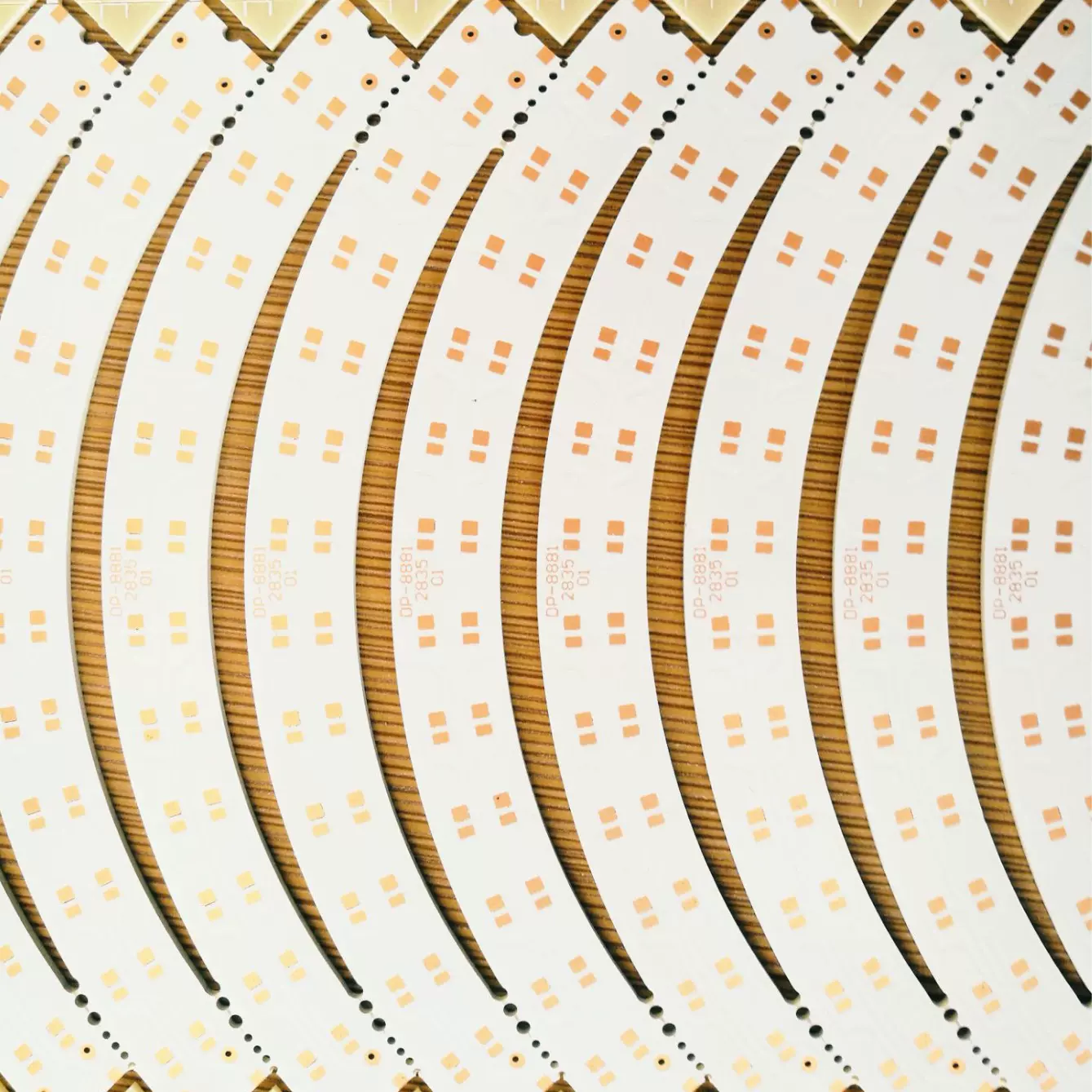 浙江源头厂家弧形电路板开发led单面铝基板加工定制pcb线路板