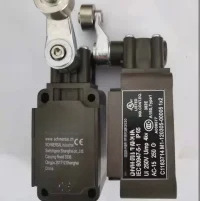 全新行程开关Z4V7H336-11Z-1897-1电梯限位开关 质保1年