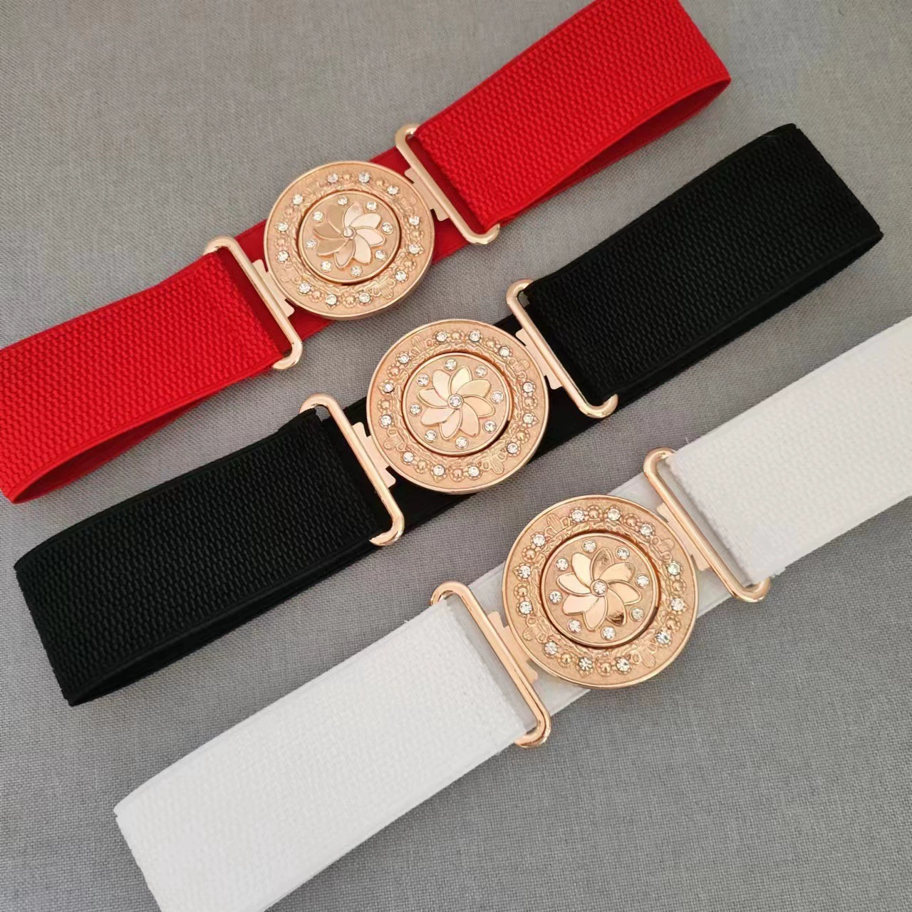 Новый женский эластичный пояс для женщин, модный пояс для пригородных поездок, Женский диск с золотым цветком, эластичный широкий пояс, печать с платьем