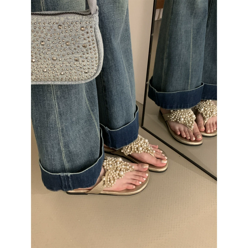 2025 новые летние стильные босоножки-шлепанцы с жемчугом и стразами в богемном стиле для женщин, плоская подошва, фееричный стиль, французский стиль