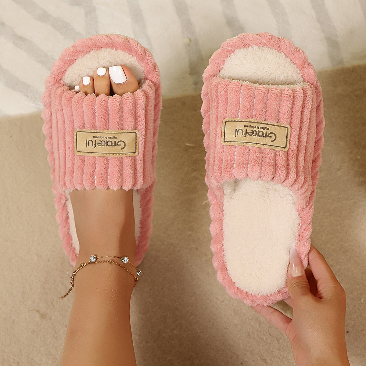 Muebles zapatos de algodón interior abierto cuatro estaciones zapatillas de lana transfronterizas TEMU antideslizante de fondo grueso para el hogar zapatillas de algodón peludo