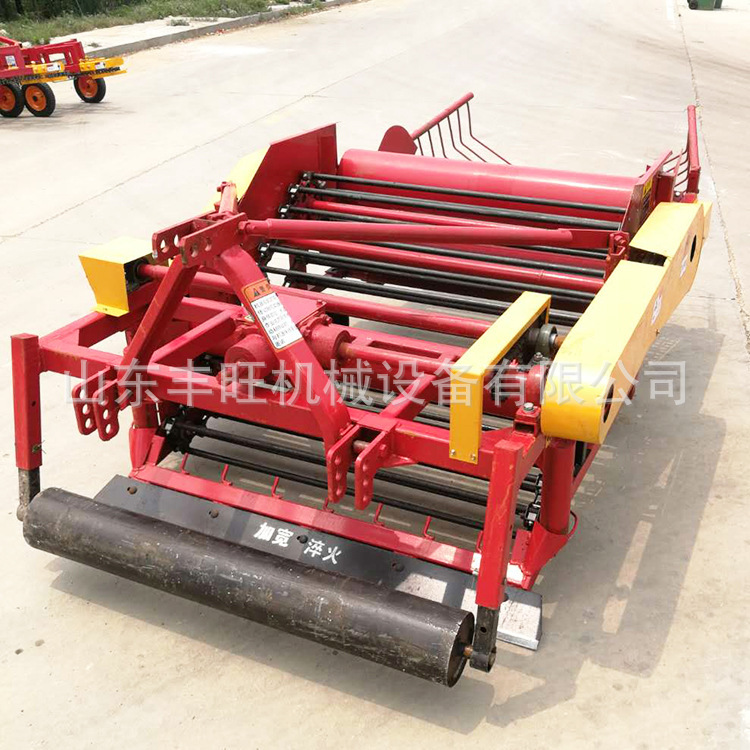 新款鲜花生收获机四轮拖拉机挖花生机不落果的花生收获机