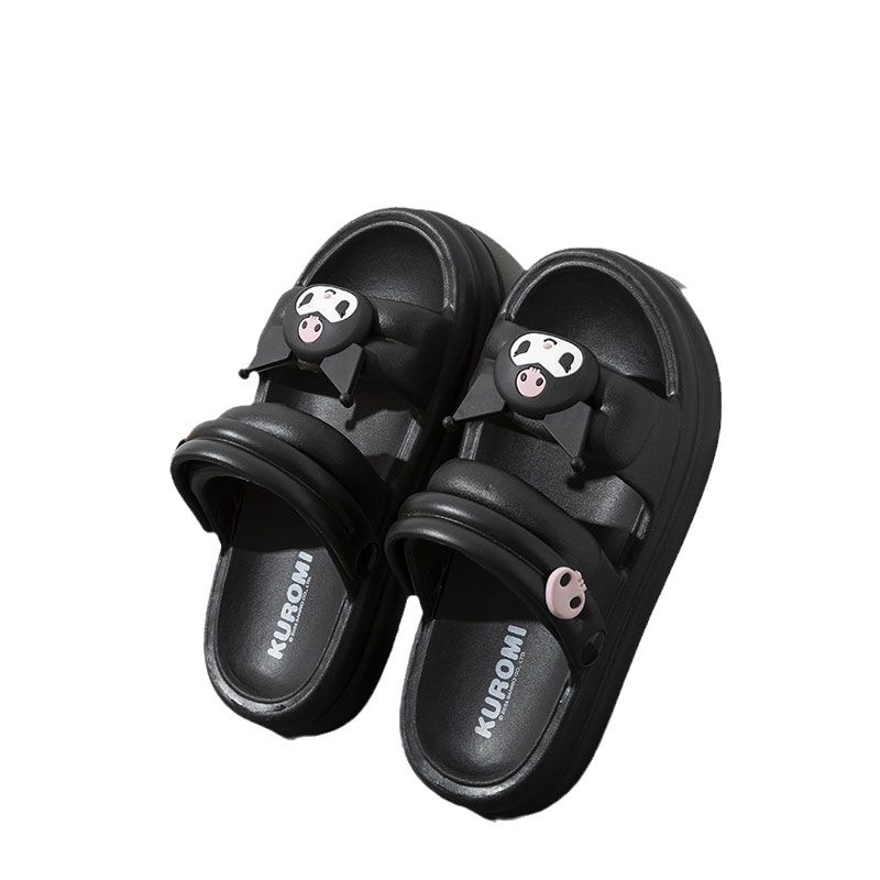 Las zapatillas frías de Sanrio usan zapatos altos fuera de la suela gruesa del verano, los dibujos animados de moda pisan la sensación de mierda y antideslizantes, y dos sandalias de playa.