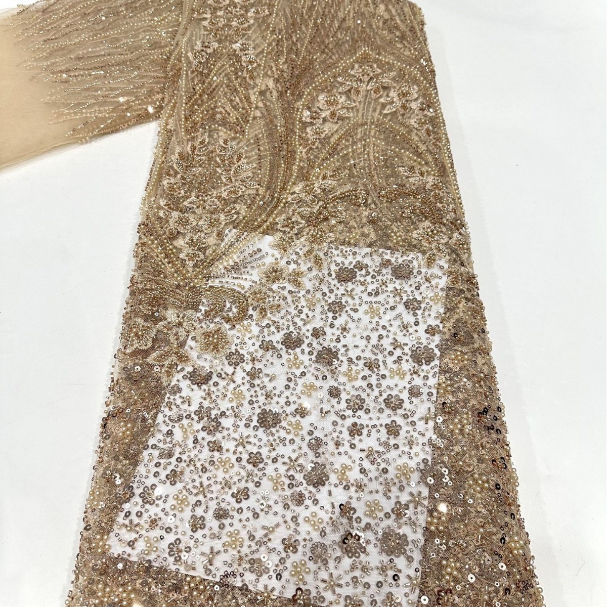 Fabricante nuevo tubo de perlas de industria pesada bordado red rayas flor de ciruela de moda ligera vestido de boda de lujo tela de mujer