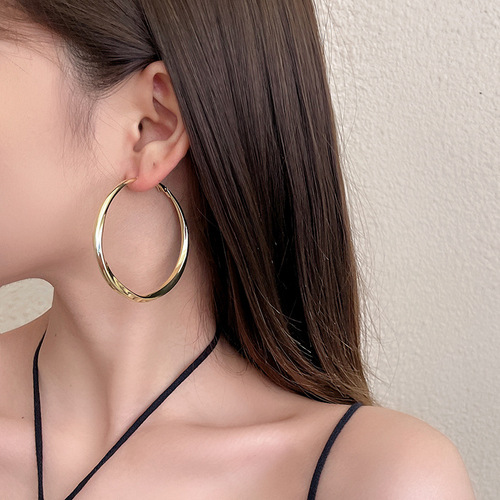  new high-end tassel earrings wholesale ins cute pearl earrings 925 silver needle European and American temperament earrings