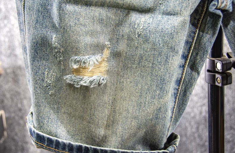 Men's High Street Ripped Denim Shorts Stylish Mid-Length Loose Fitting Straight Leg Casual Patched Five Point Pants_mkmklike.com