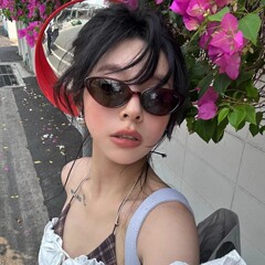 韩版复古三角猫眼红色墨镜女2025新款辣妹街拍高级感圆脸太阳眼镜