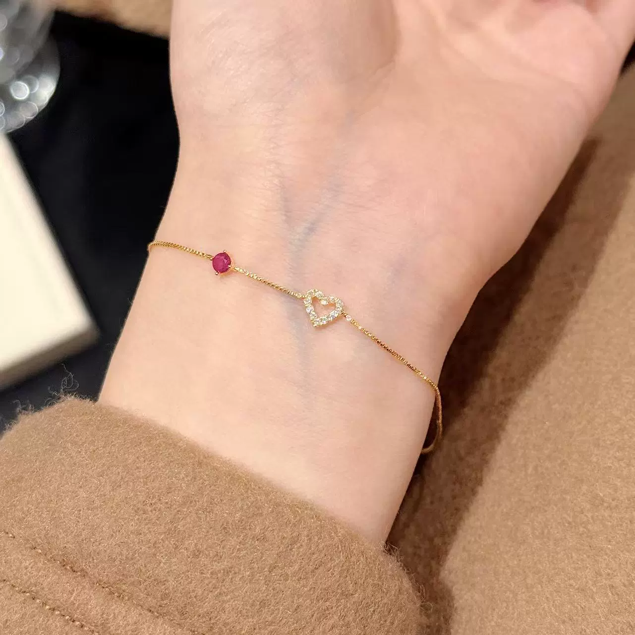 爱心手链轻奢高级感细款简约手饰精致百搭心形饰品红宝石沙金手链