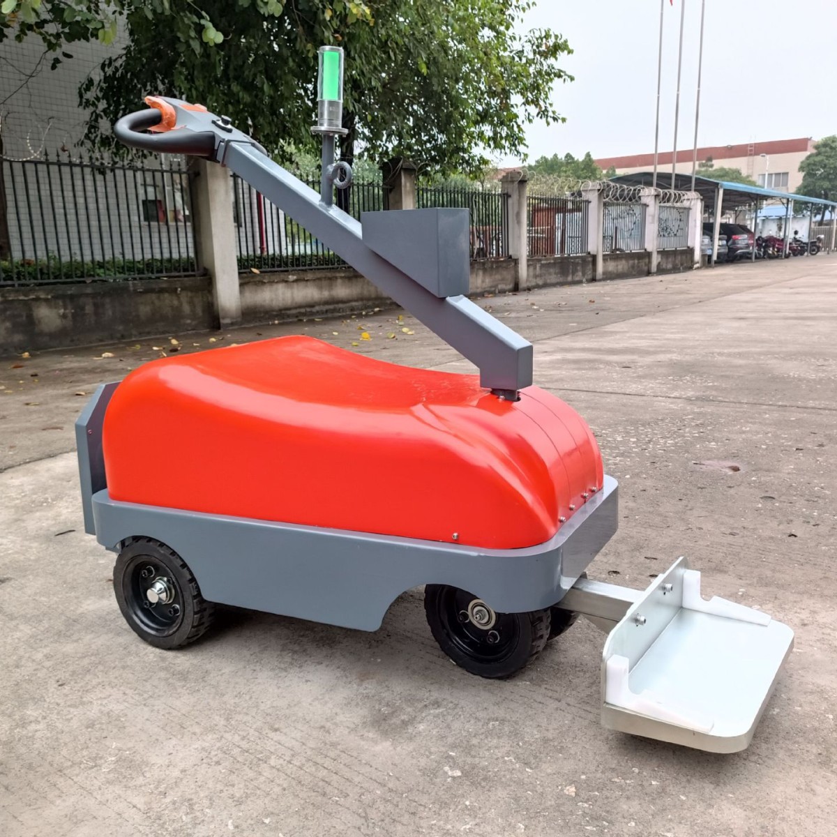 普尔夫站驾式机场电动牵引车无线遥控超市电动牵引车行李搬运拖头