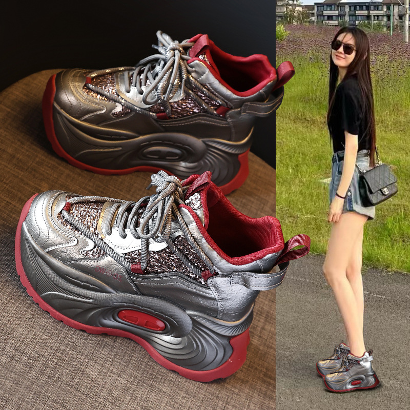 Giày sneaker nữ đế dày tăng chiều cao phong cách châu Âu — Màu đen